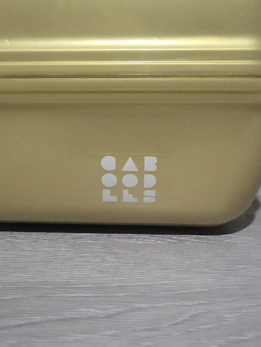 Caboodles Gold On-The-Go Girl Classic Case with Pink Tag